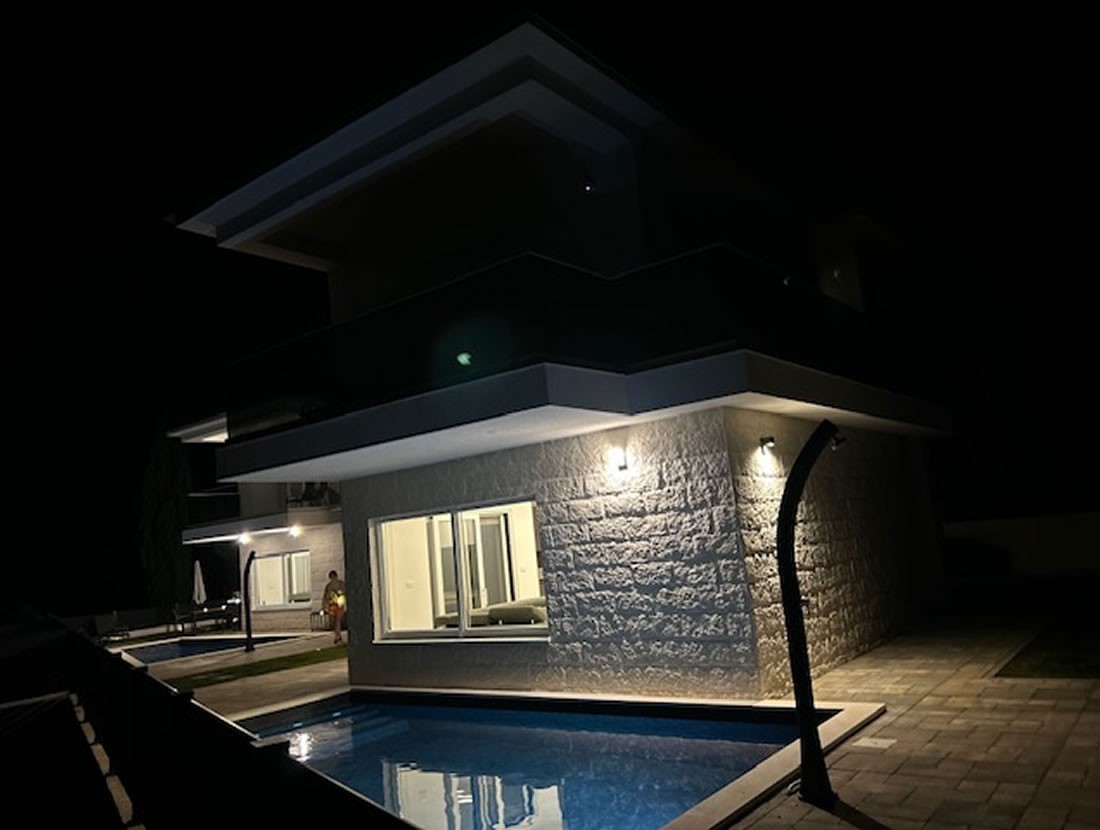 Ferienhaus Tadini bei Nacht