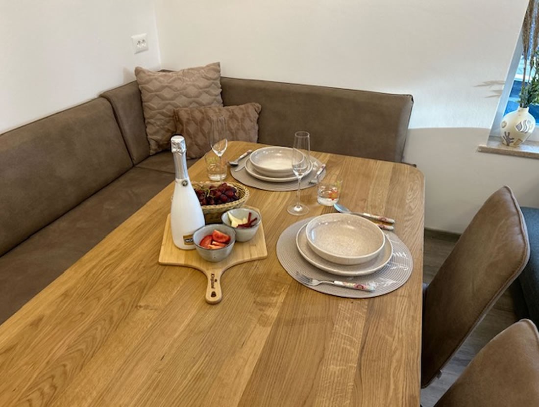 Großer Esstisch im Ferienhaus Tadini